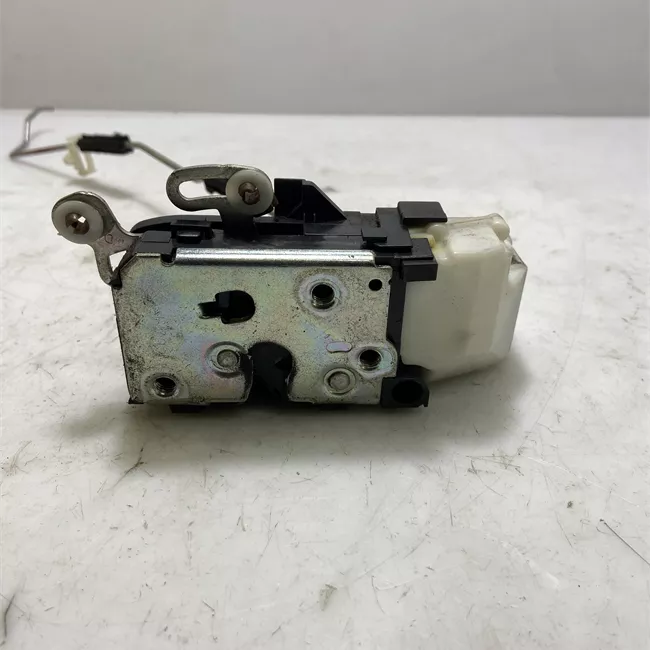 Serratura chiusura centralizzata porta anteriore destra