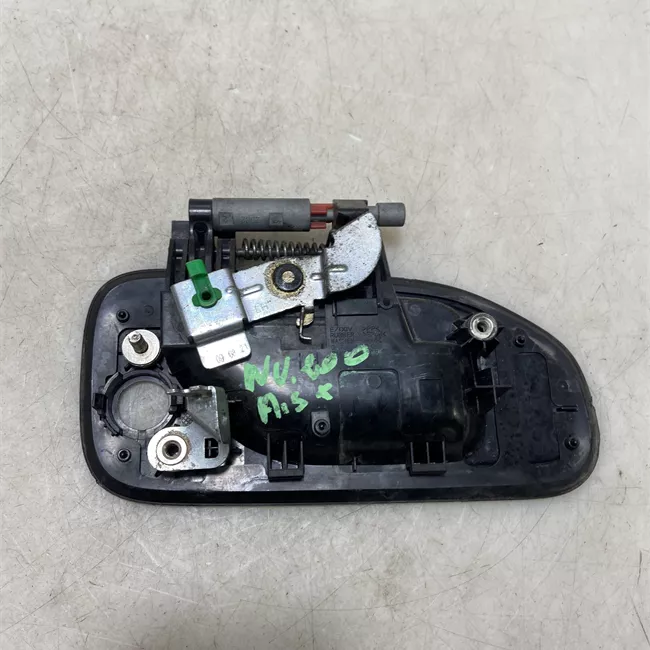 Maniglia porta anteriore sinistra