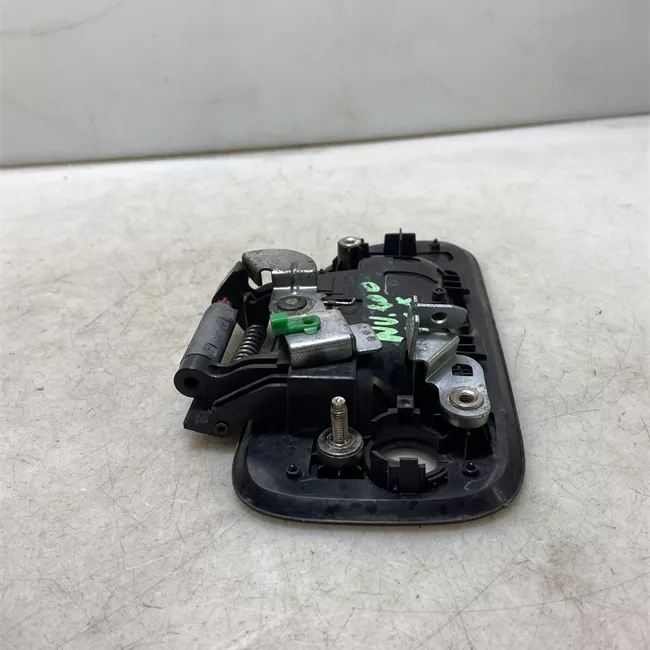 Maniglia porta anteriore sinistra