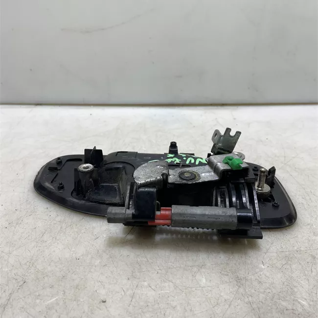 Maniglia porta anteriore sinistra