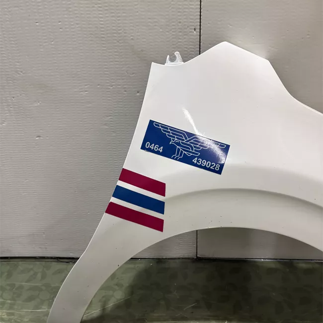 Parafango anteriore destro