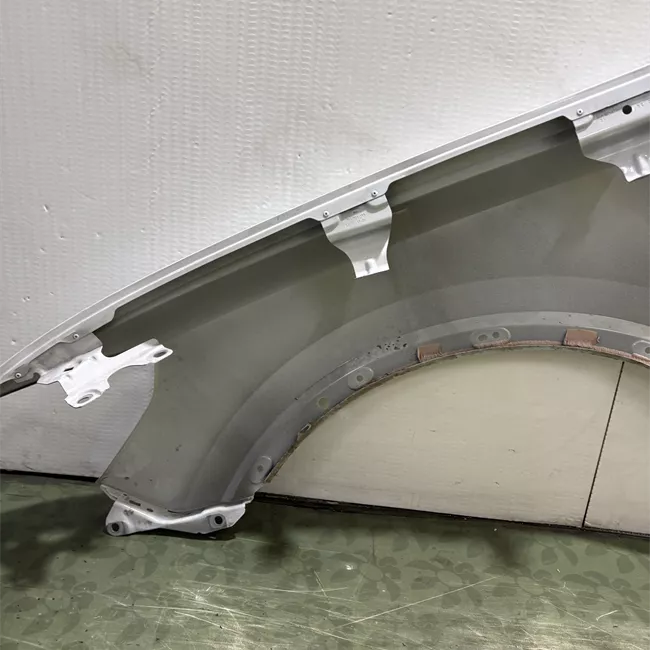 Parafango anteriore destro