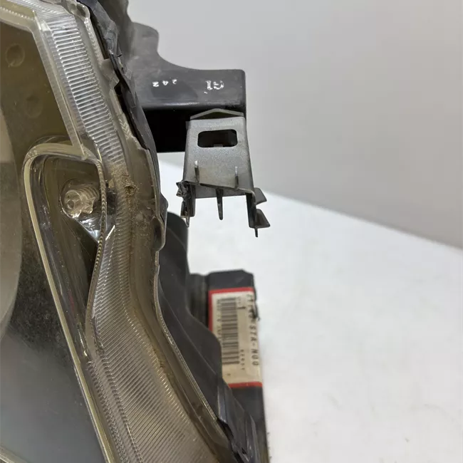 Proiettore con regolatore altezza destro