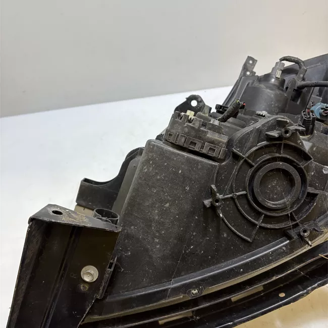 Proiettore con regolatore altezza destro