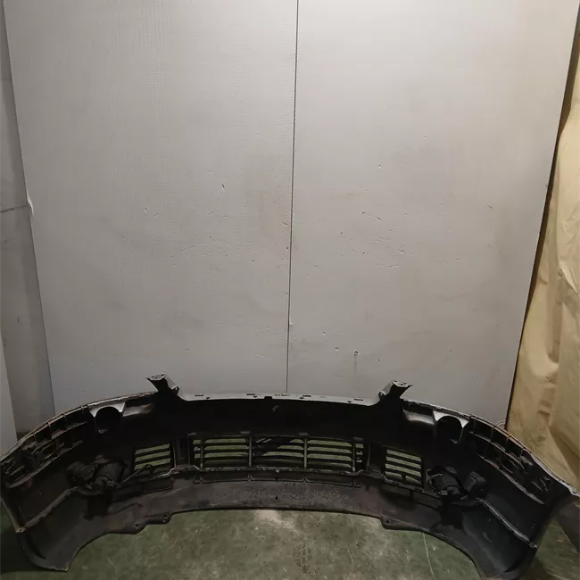 Paraurti anteriore Lavafari, Primer