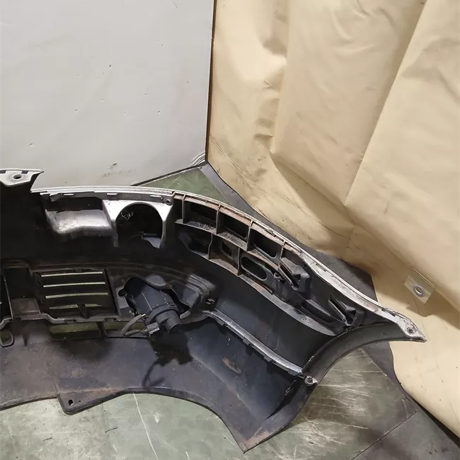 Paraurti anteriore Lavafari, Primer