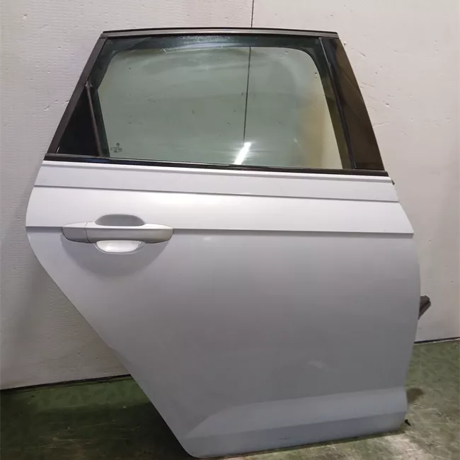 Porta posteriore destra con metà cerniere