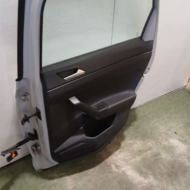 Porta posteriore destra con metà cerniere