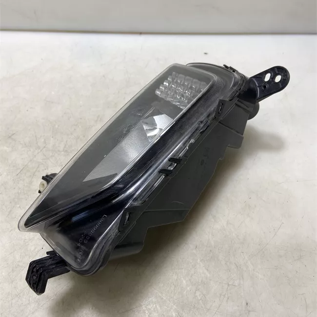 Proiettore fendinebbia destro con luce diurna Led