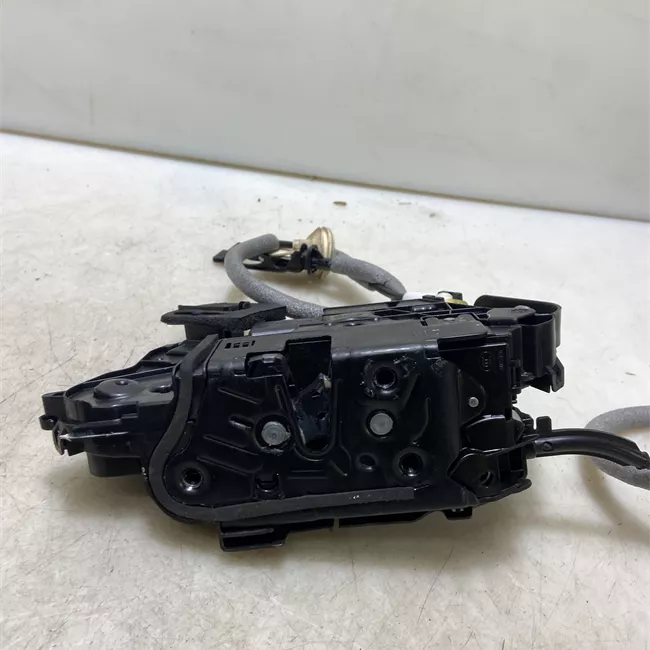 Serratura porta anteriore sinistra