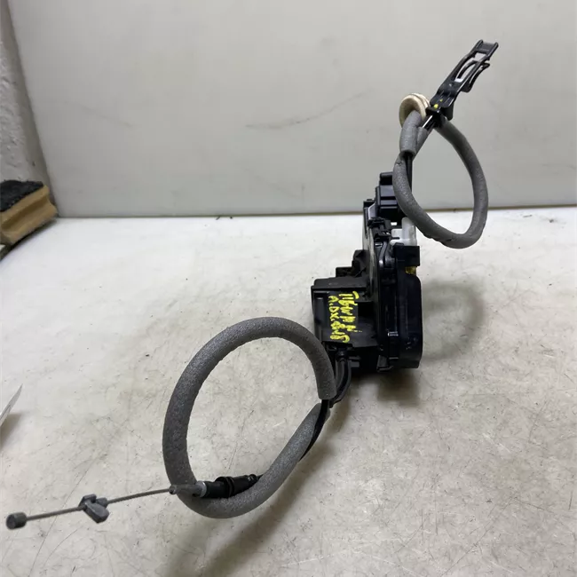 Serratura porta anteriore destra