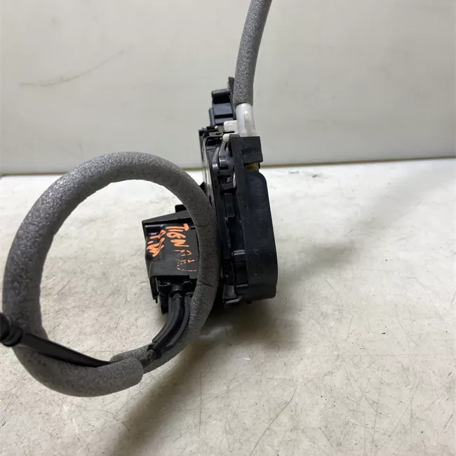 Serratura porta posteriore destra