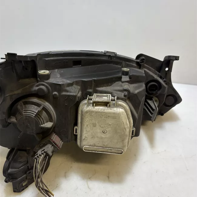 Proiettore sinistro t. 53000001>