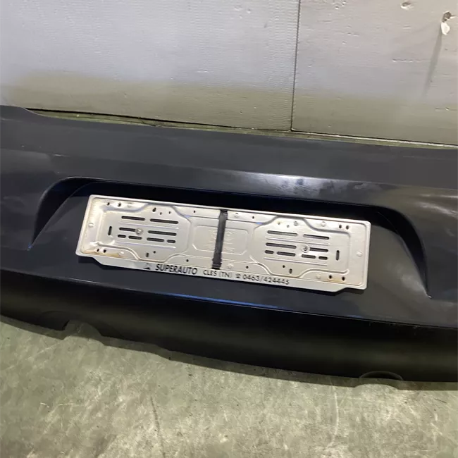 Paraurti posteriore Nero