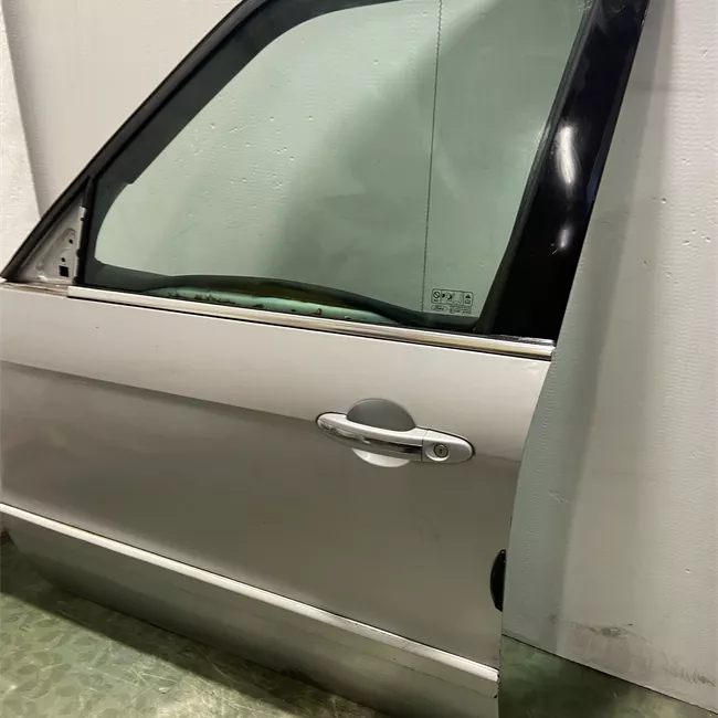 Porta anteriore sinistra