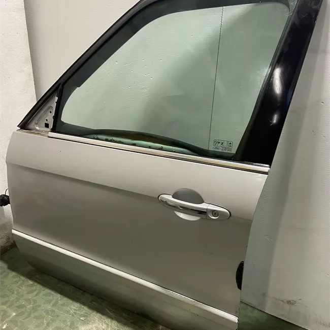 Porta anteriore sinistra