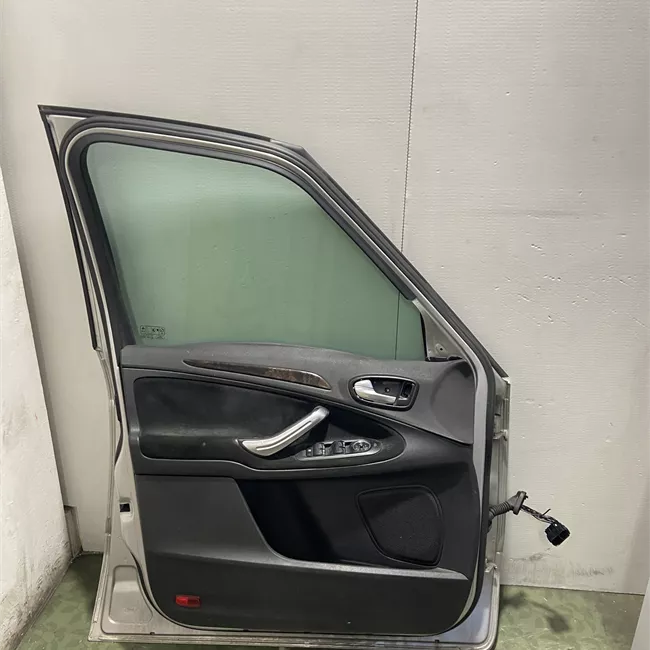 Porta anteriore sinistra