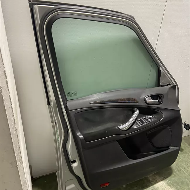 Porta anteriore sinistra