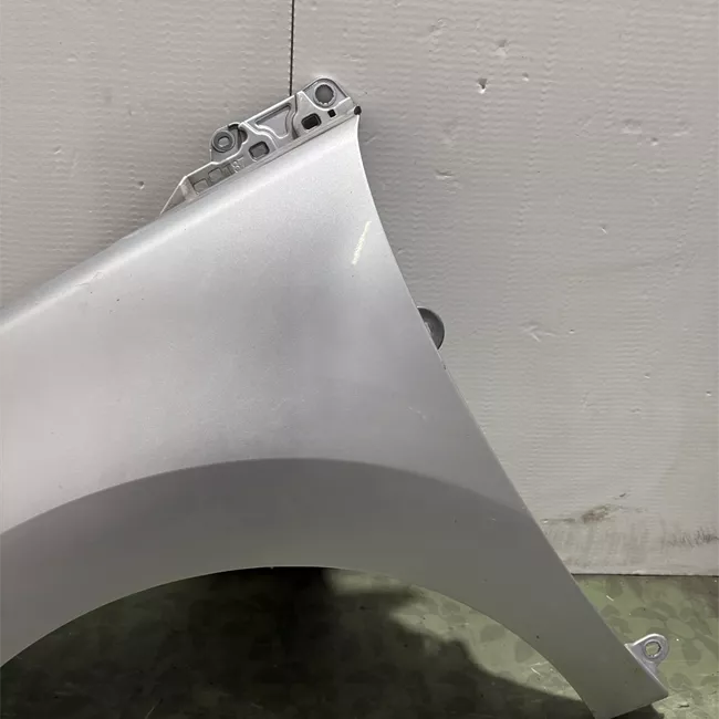 Parafango anteriore sinistro