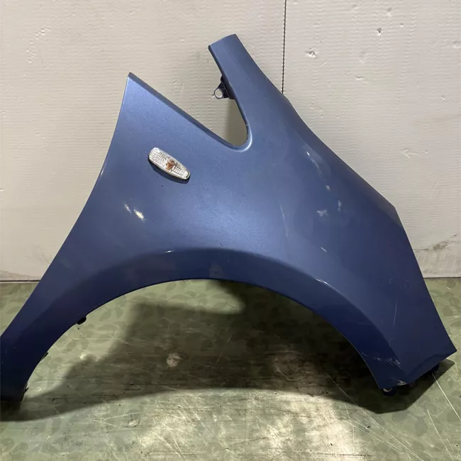 Parafango anteriore destro fanalino laterale Su parafango