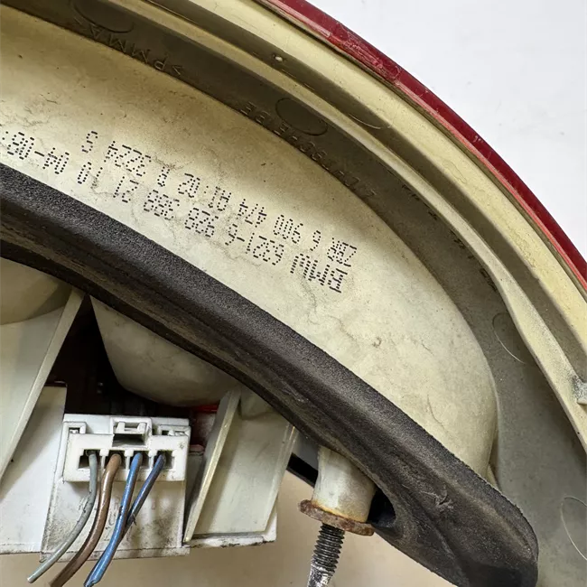 Fanale posteriore parte esterno destro Indicatori Direzione Bianchi