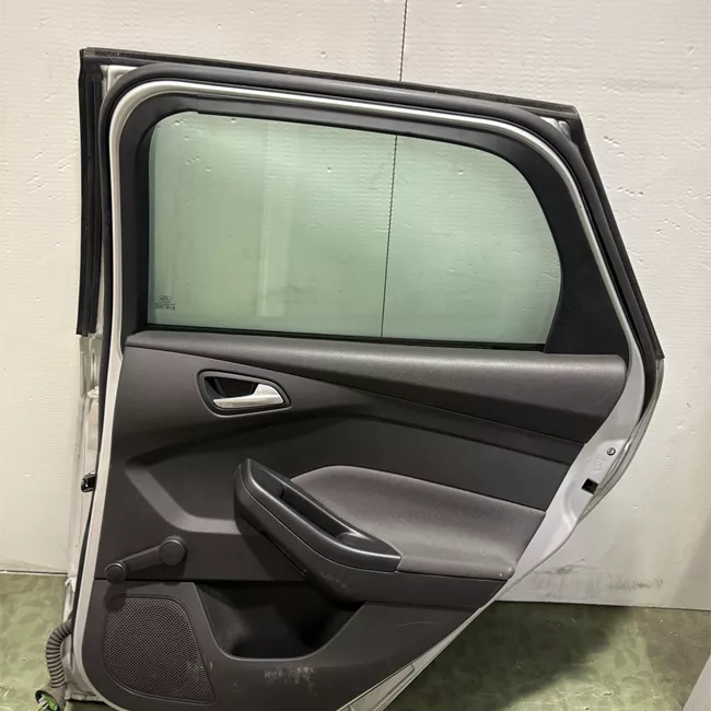 Porta posteriore destra