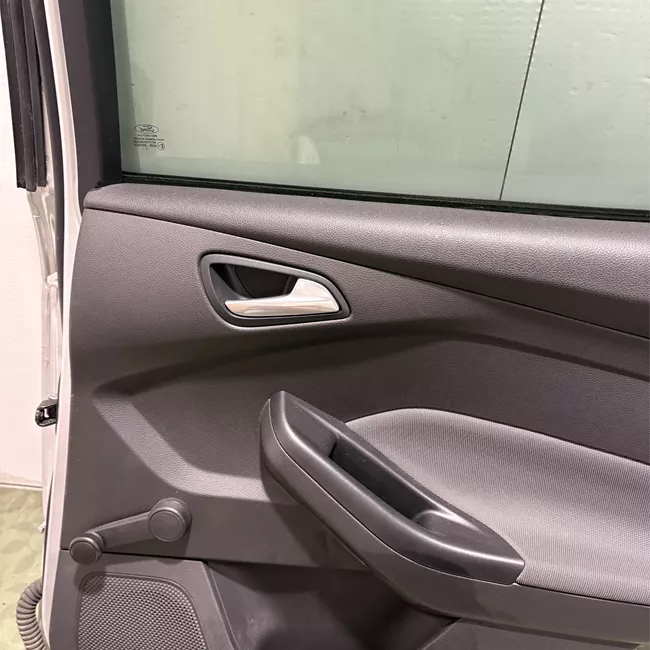 Porta posteriore destra