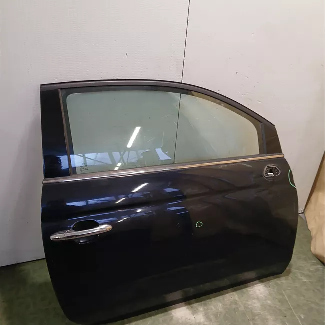 Porta anteriore destra