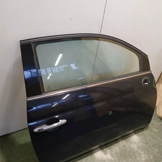 Porta anteriore destra