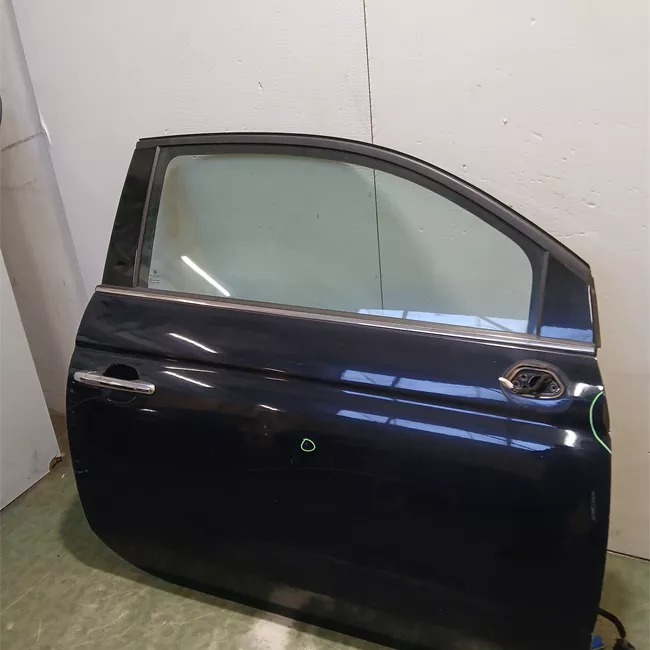 Porta anteriore destra