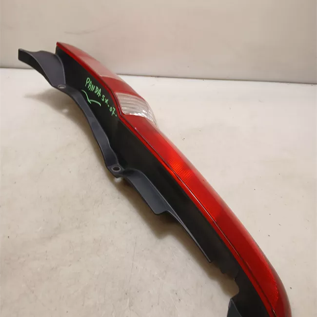 Fanale posteriore sinistro 11/04<