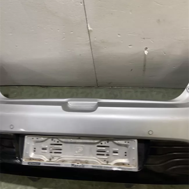 Paraurti posteriore superiore con sensori parcheggio