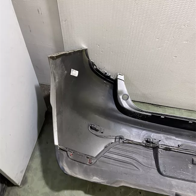 Paraurti posteriore superiore con sensori parcheggio