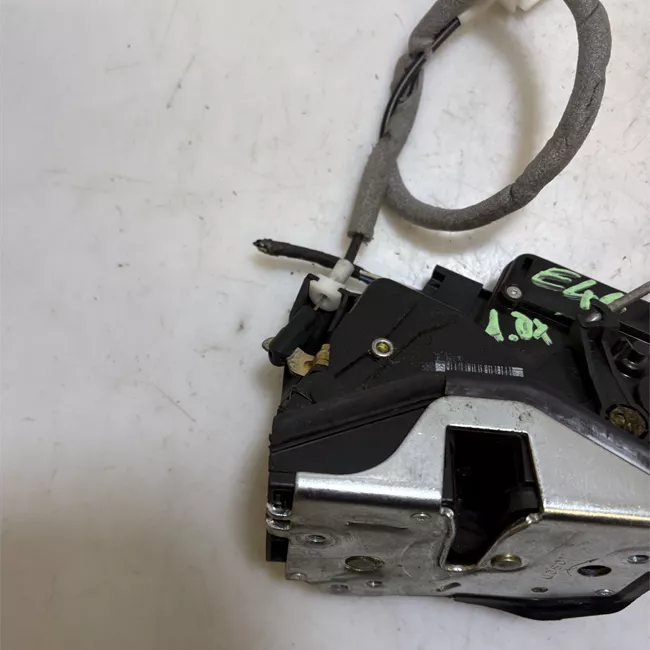 Serratura porta anteriore destra