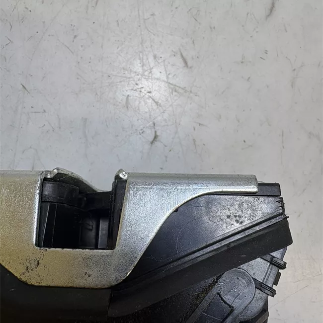 Serratura porta anteriore destra