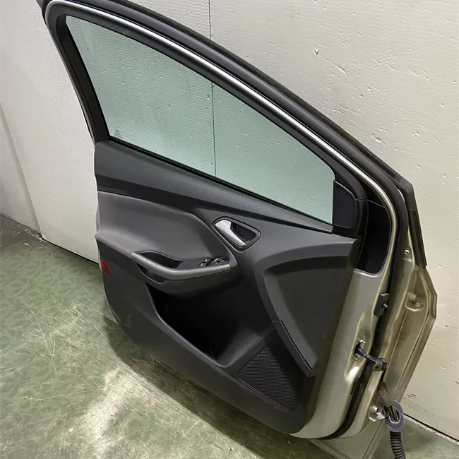 Porta anteriore sinistra