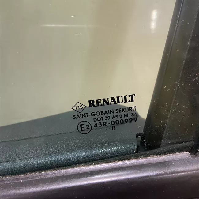 Porta anteriore sinistra