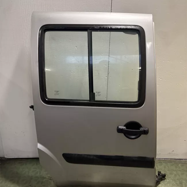 Porta posteriore destra