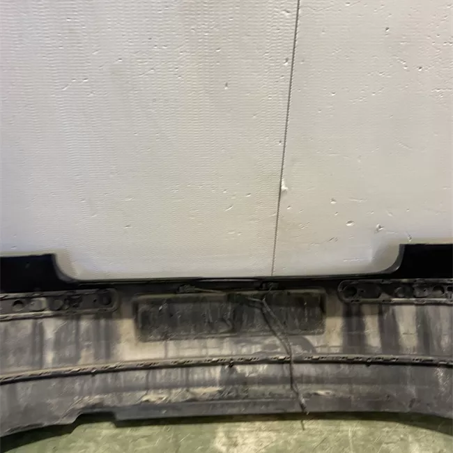 Paraurti posteriore con primer