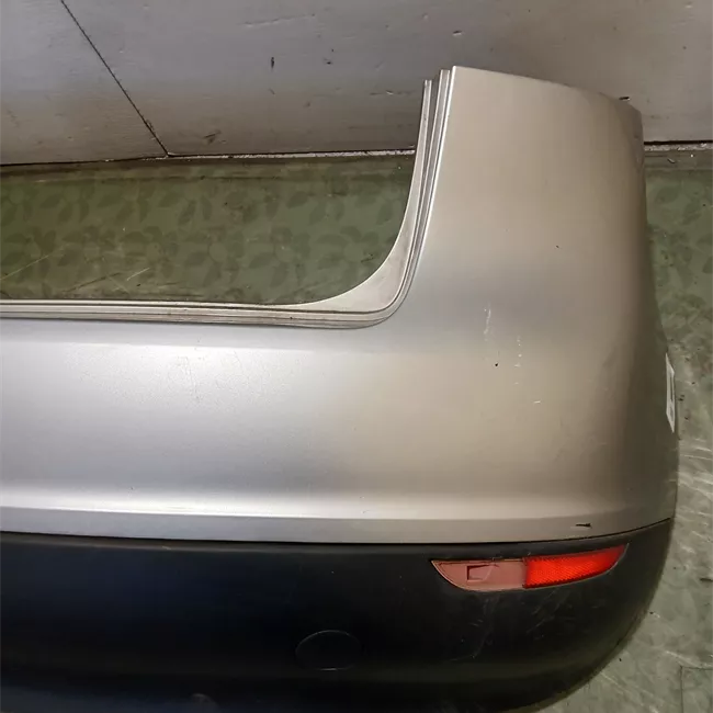 Paraurti posteriore con primer