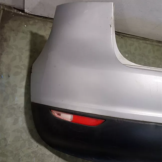 Paraurti posteriore con primer