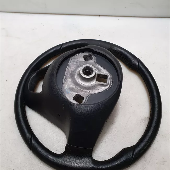 Volante con comandi multifunzione