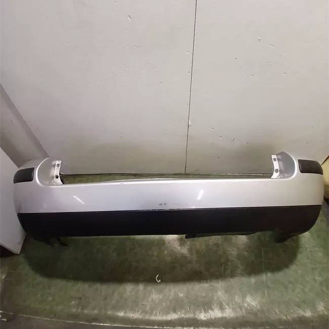 Paraurti posteriore con primer