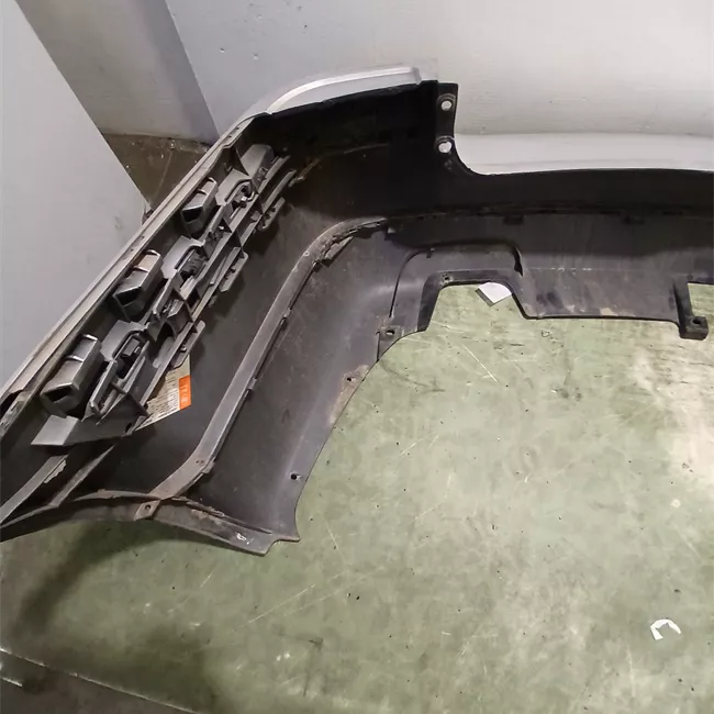 Paraurti posteriore con primer