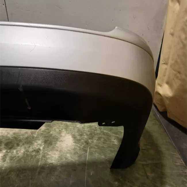 Paraurti posteriore con primer