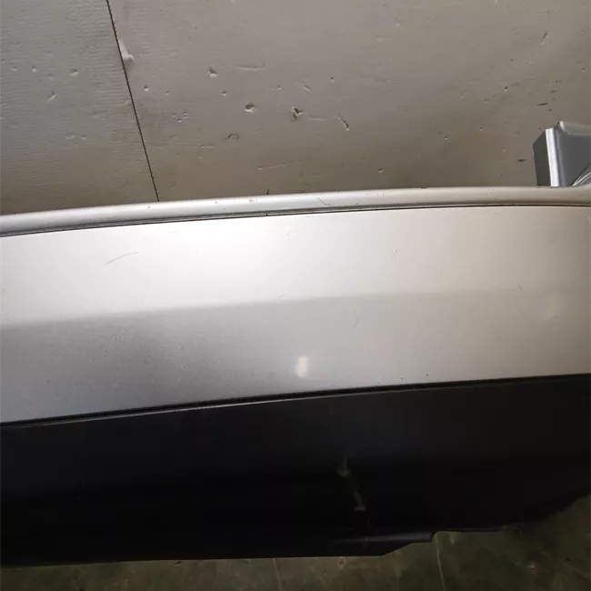 Paraurti posteriore con primer