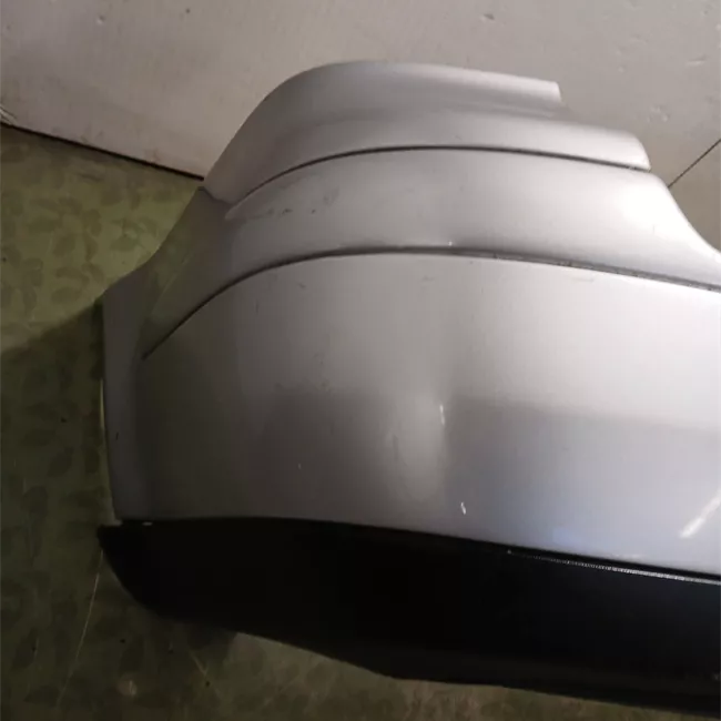 Paraurti posteriore con primer