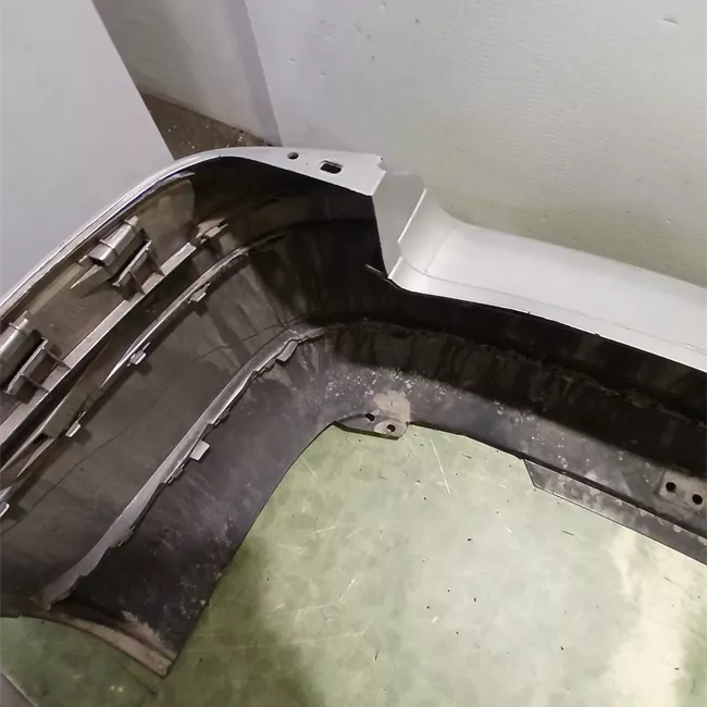 Paraurti posteriore con primer