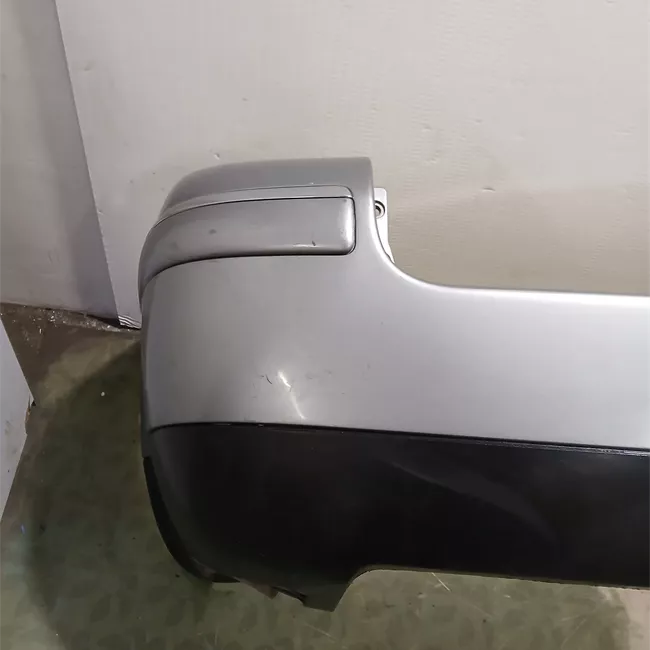 Paraurti posteriore con primer