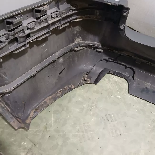 Paraurti posteriore con primer